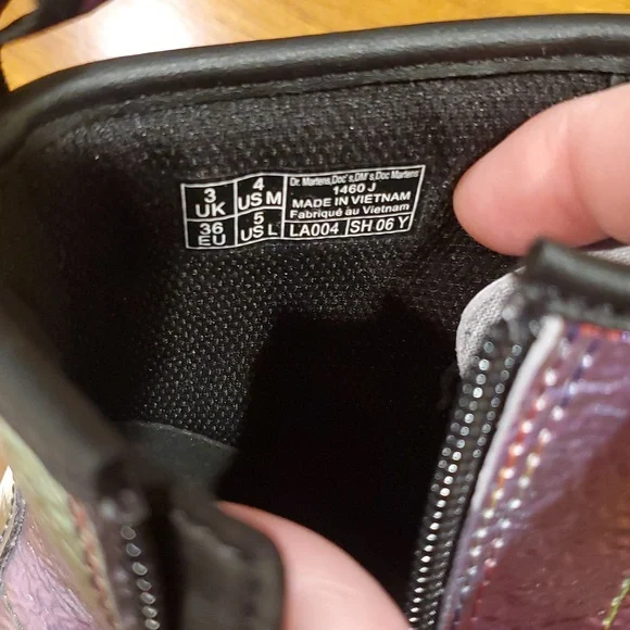 NWT Dr Martens Crinkle Leather Rainbow Holographic 1460J Boots - Picture 14 of 14